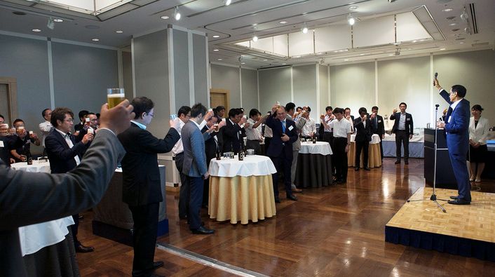 乾杯のご挨拶をされるフジタクシーグループ 代表取締役会長 (当時)梅村 正明様